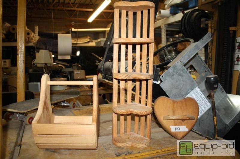 lot 110 image: 3 Piece Wood Set...