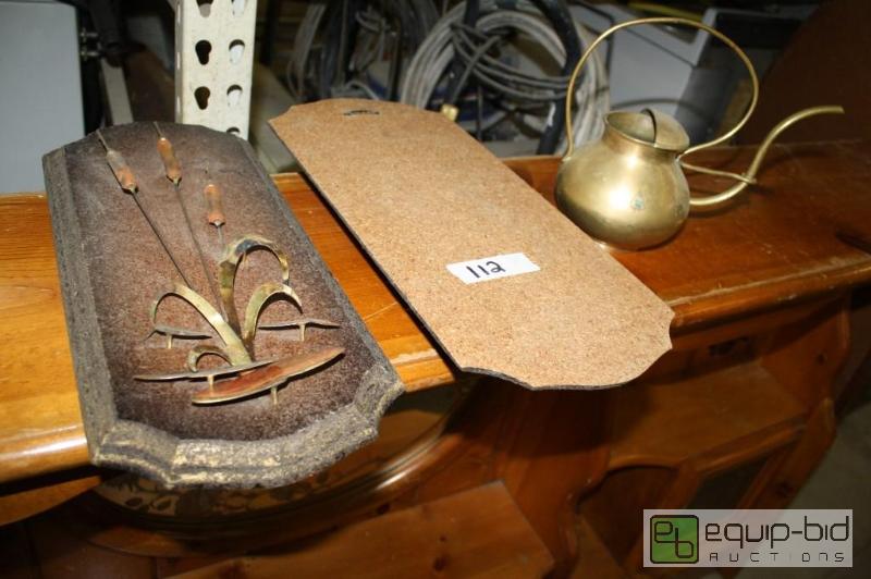 lot 112 image: Lot of 3 Decoration pieces...