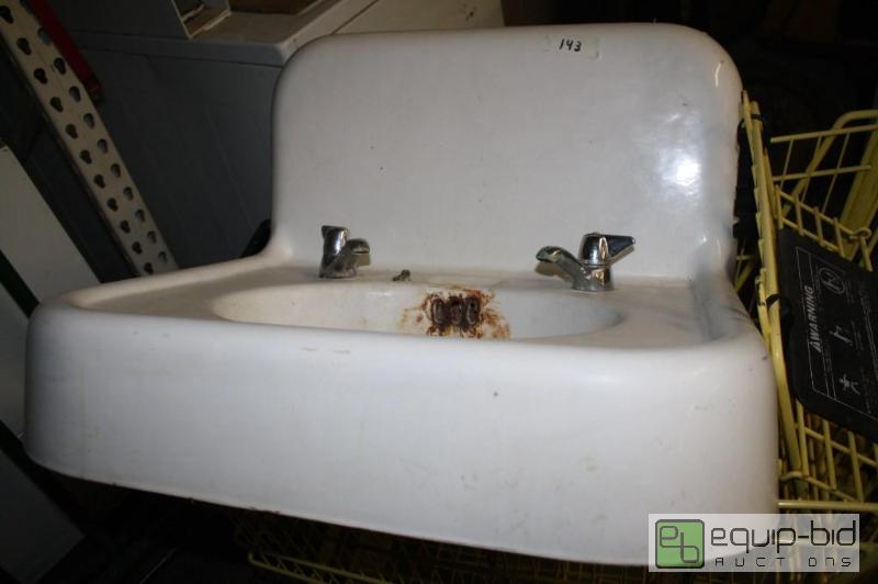 lot 143 image: Vintage Wall Mount Sink...