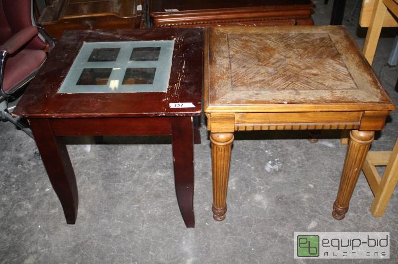 lot 151 image: Lot of 2 End tables...