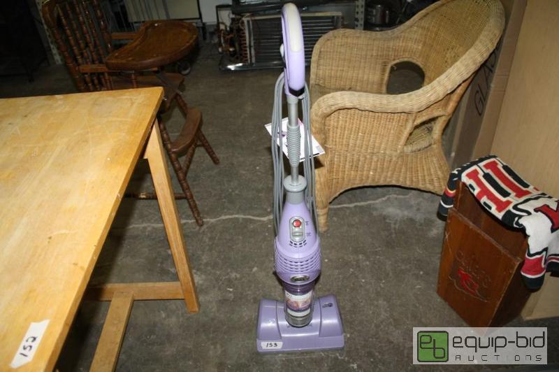lot 153 image: Shark 2 in 1 Vac then steam...