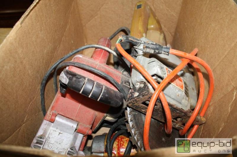 lot 165 image: Box of power tools...