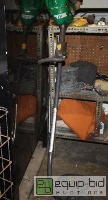 lot 191 image: Twist N Edge 25cc gas weed eater max TE475...