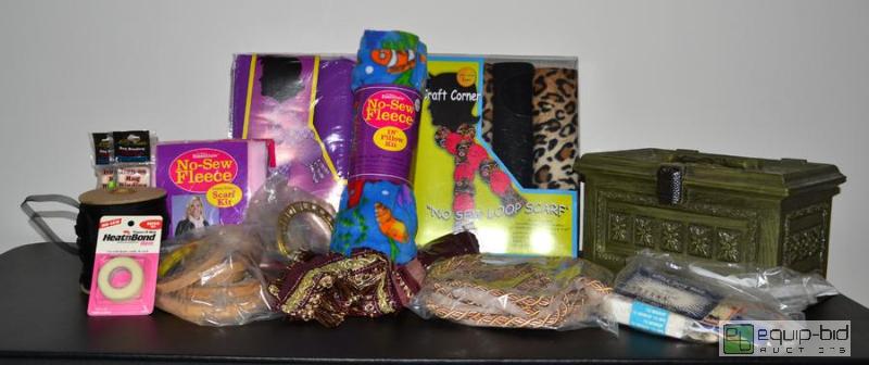 lot 5040 image: Sewing Lot  4 NEW Easy-Sew Kits Many sets of ...