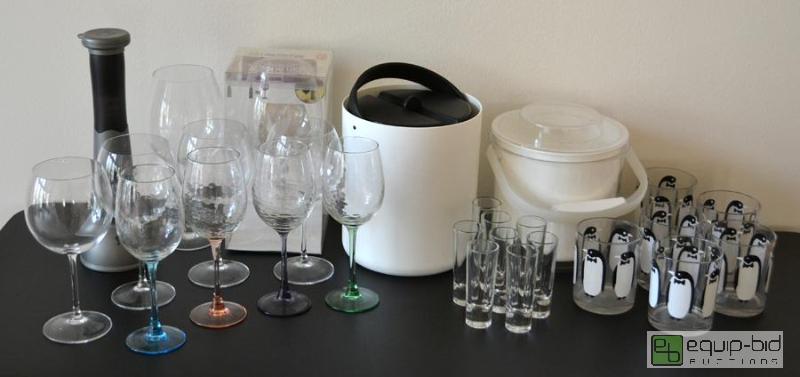 lot 5041 image: Barware  4 wine glasses with colored stems 4 ...
