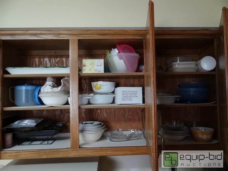 lot 2022 image: Lot Of Vintage Kitchen Bowls And Cookware...
