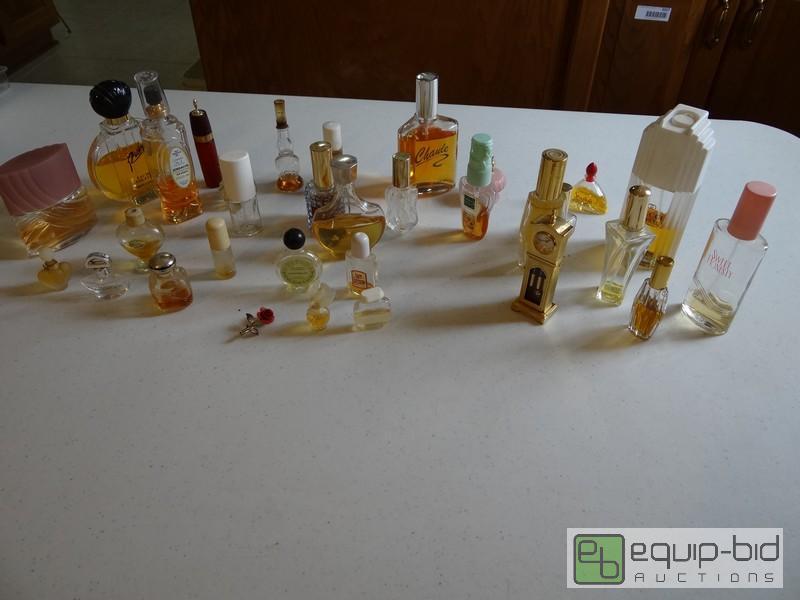 lot 2038 image: Large Lot Of Vintage Colognes And Perfumes...