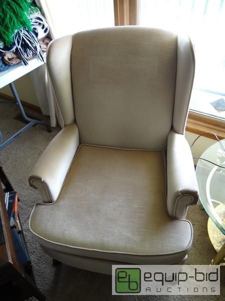 lot 2069 image: Vintage Chair With Wooden Legs...