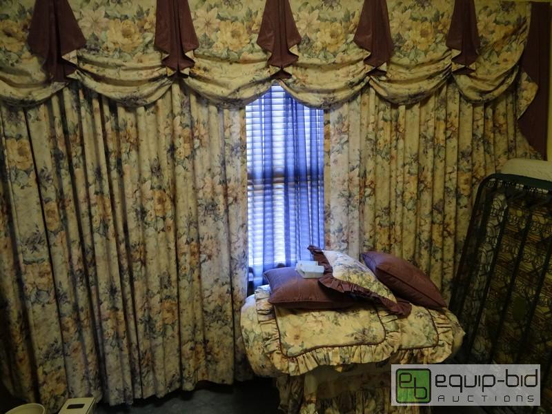 lot 2079 image: Bedding And Curtain For Full Size Bed  Custom...