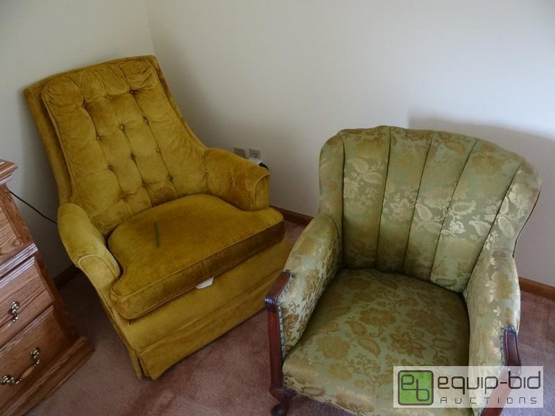 lot 2085 image: (2) Vintage Chairs With Wooden Legs...
