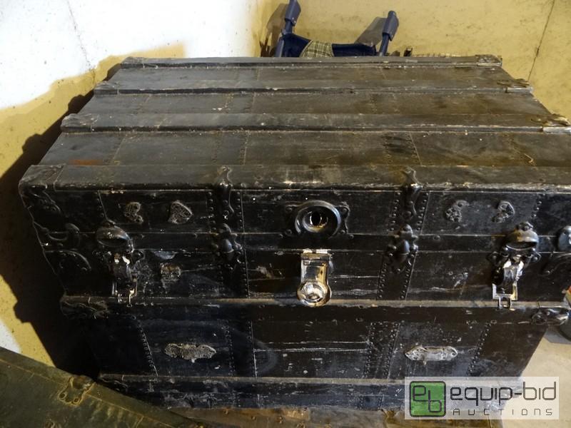 lot 2097 image: Antique Wooden Trunk Full Of Picture Frames...