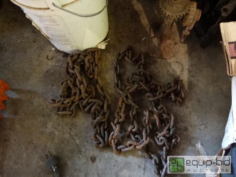lot 2126 image: Lot Of Chains And Hoists...