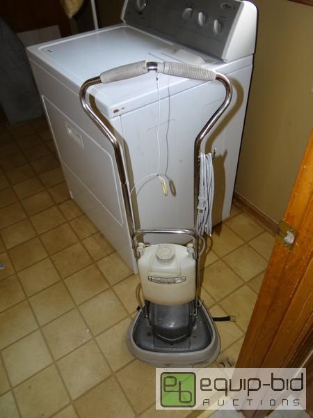 lot 2134 image: Electrolux Carpet Cleaner And Cleaning Suppli...