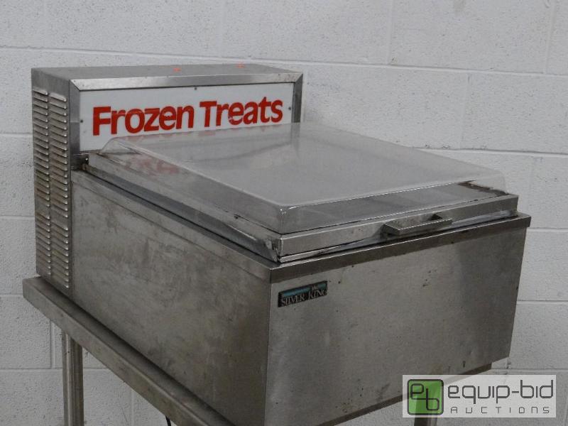 lot 2136 image: Silver King Counter Top Display Ice Cream Fre...