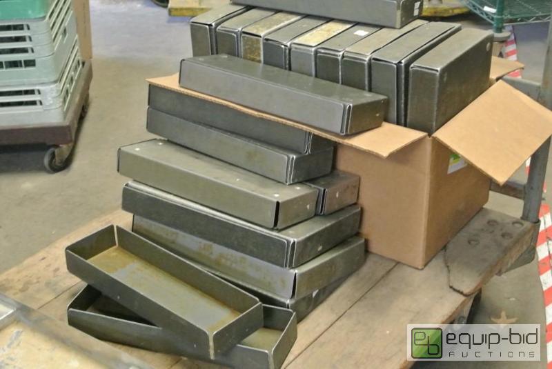 lot 2515 image: Large Lot of Aluminum Trays...