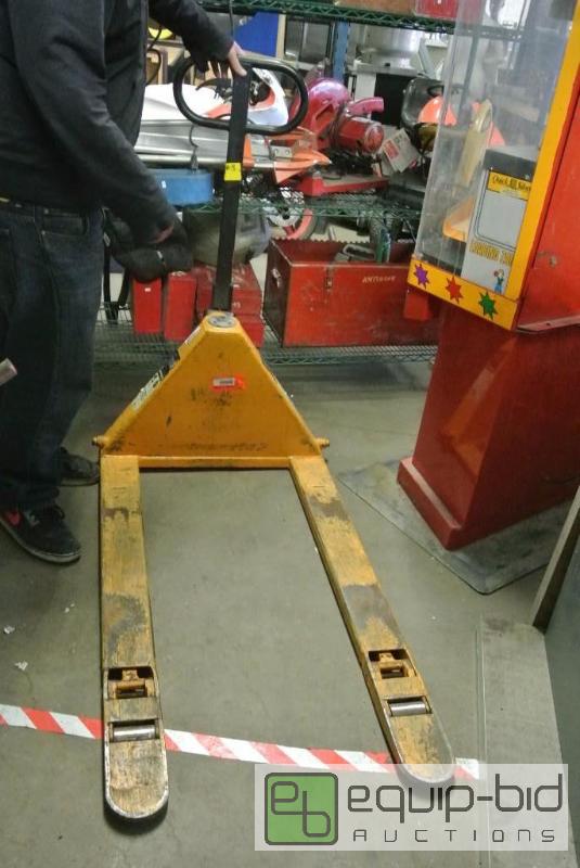 lot 2524 image: Titan Pallet Jack...