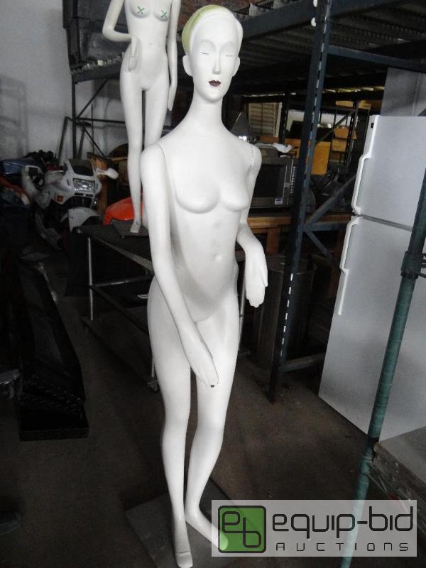 lot 2530 image: Female Manikin&nbspon Stand...