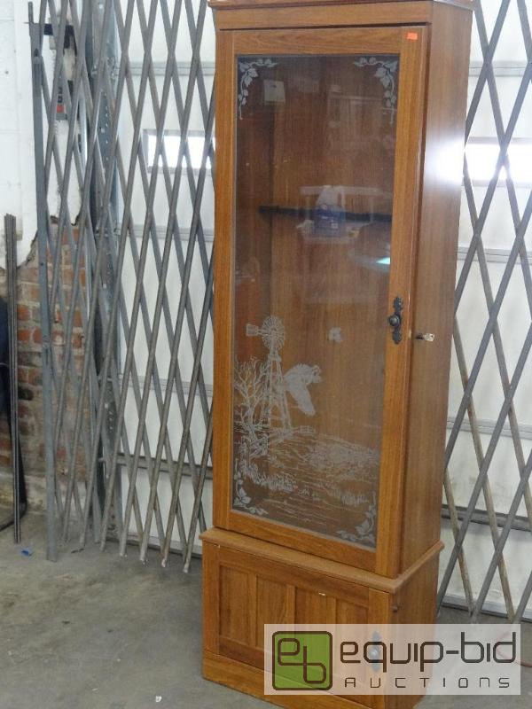 lot 2603 image: Wooden Glass Door Gun Case 22x11x72  Has lock...