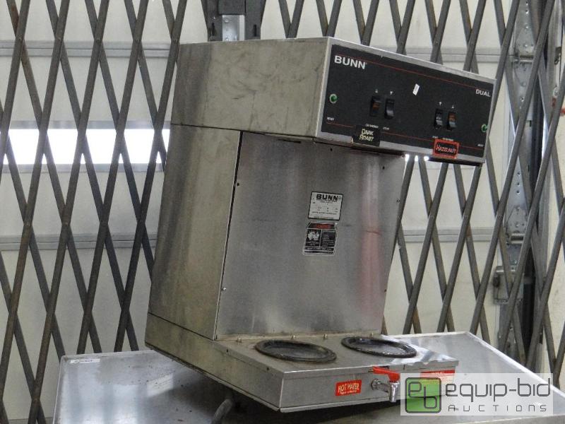 lot 2620 image: Bunn Countertop Double Pot Coffee Brewer with...