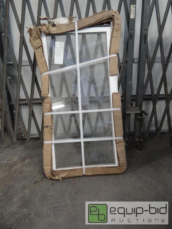 lot 2657 image: Single Window Unit 17x35...