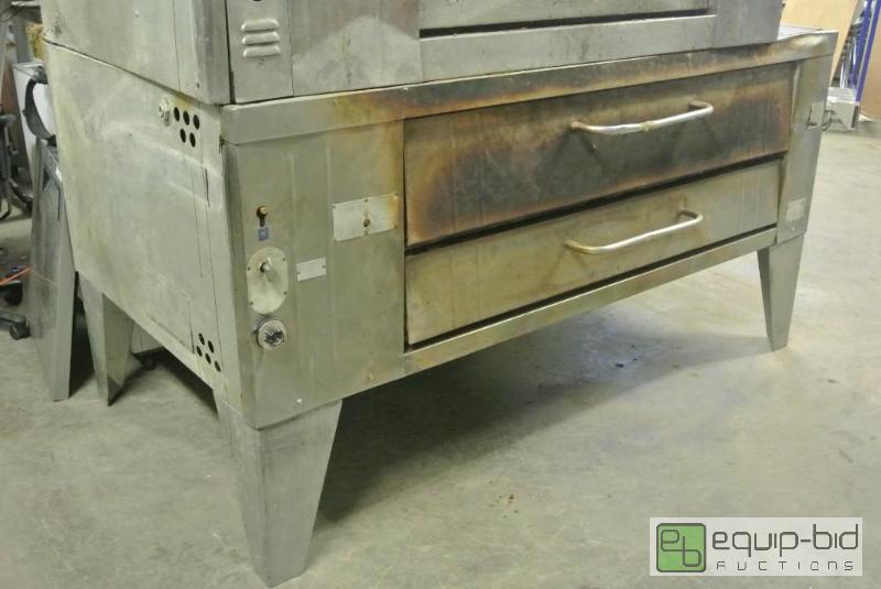 lot 3020 image: Bakers Pride Natural Gas Single Deck Stone Ov...