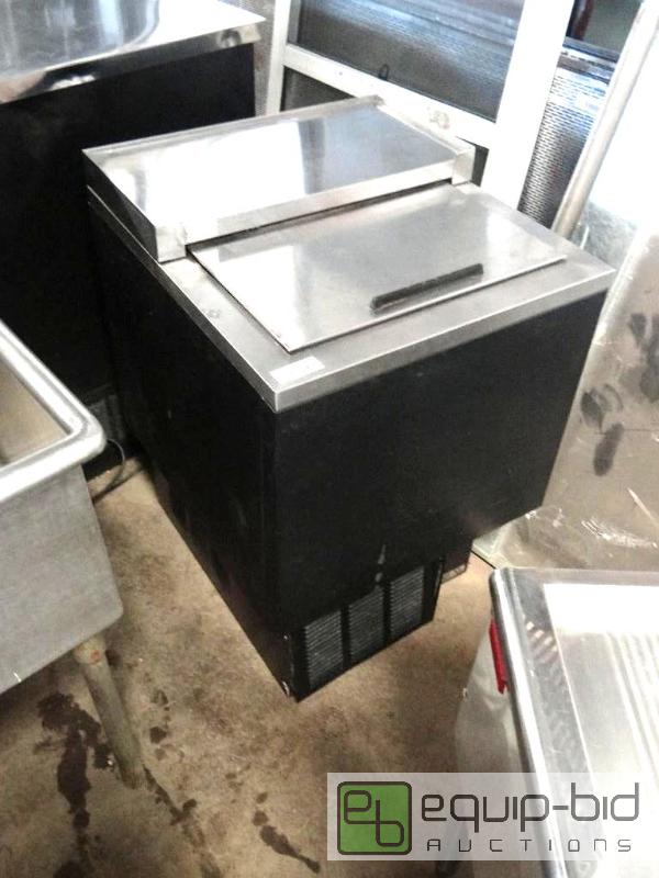 lot 7123 image: Beverage-Air Dipping Freezer Model GF24L...