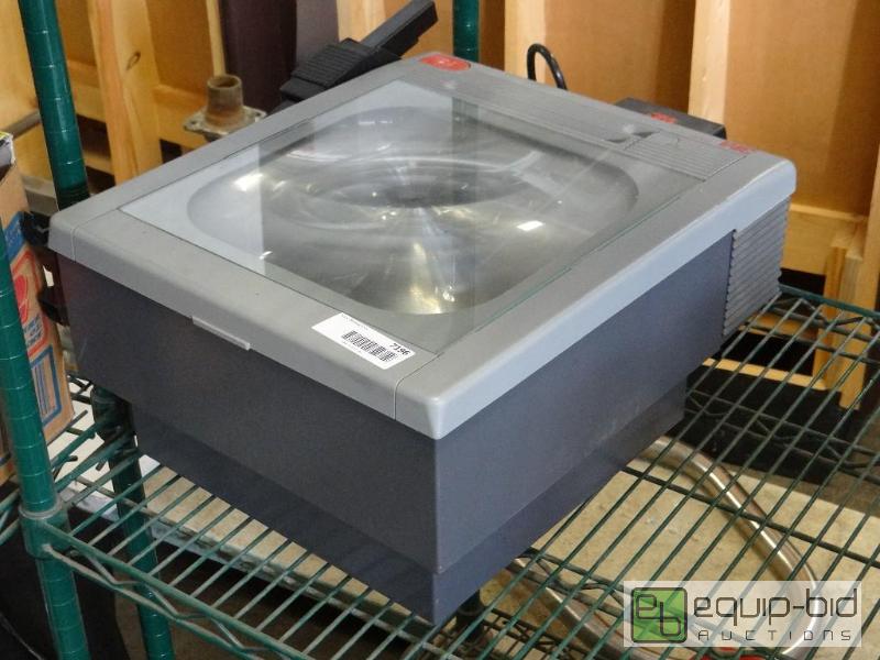 lot 7196 image: 3M 9100 Projector...