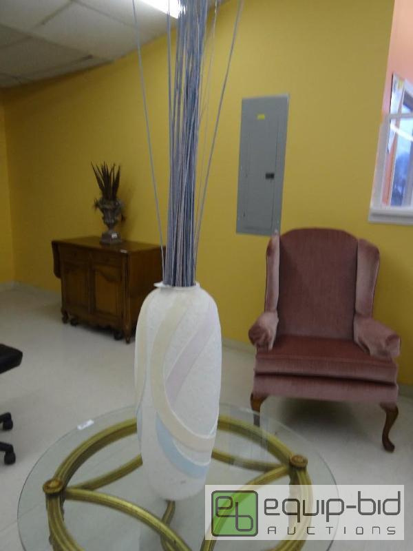 lot 120 image: NICE FLOOR VASE, VASE SIZE,26&quot TALL, TOT...