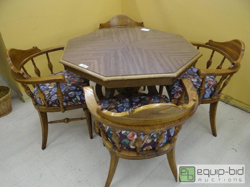 lot 122 image: REALLY NEAT TABLE MAKE NICE GAME ROOM TABLE, ...