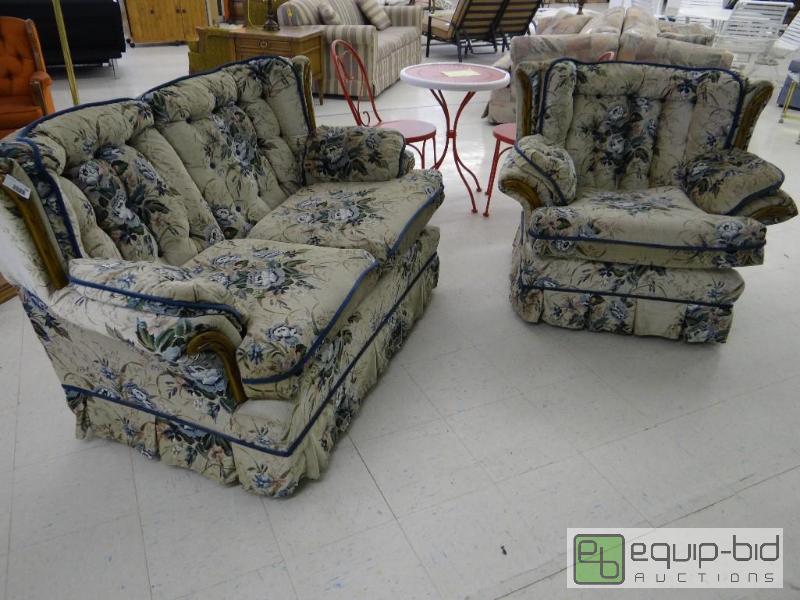 lot 136 image: CARLA BLUE LOVE SEAT &amp CHAIR,LOVE SEAT 60...
