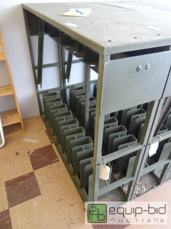 lot 165 image: 1 MILITARY MACHINE GUN RACKS HOLDS 9 GUNS, PE...