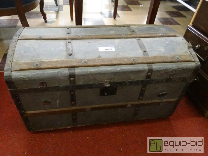 lot 202 image: OLD TRUNK 30&quot LONG....
