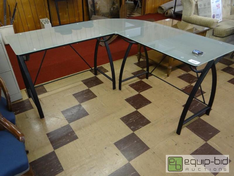 lot 213 image: MODERN STYLE GLASS DESK, VERY NICE LOOKING CO...