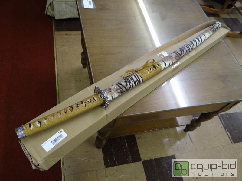 lot 216 image: BRAND NEW IN BOX,KATANA&nbspSWORD, WITH SHEA...