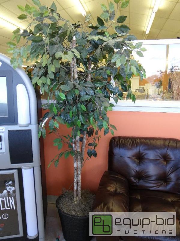 lot 231 image: FAUX TREE, 6...