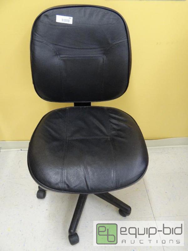 lot 246 image: NICE OFFICE CHAIR....