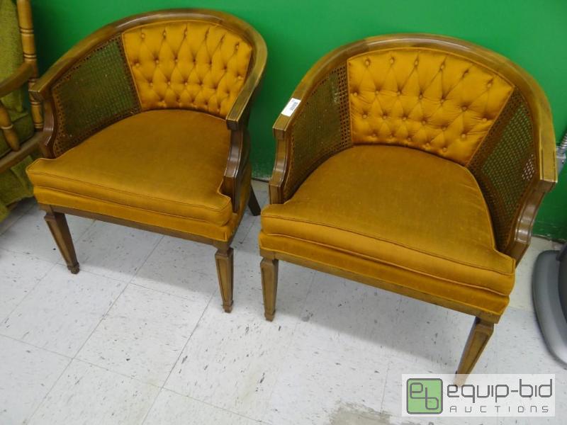 lot 254 image: LOT OF TO VINTAGE BARREL CHAIRS IN GOOD SHAPE...