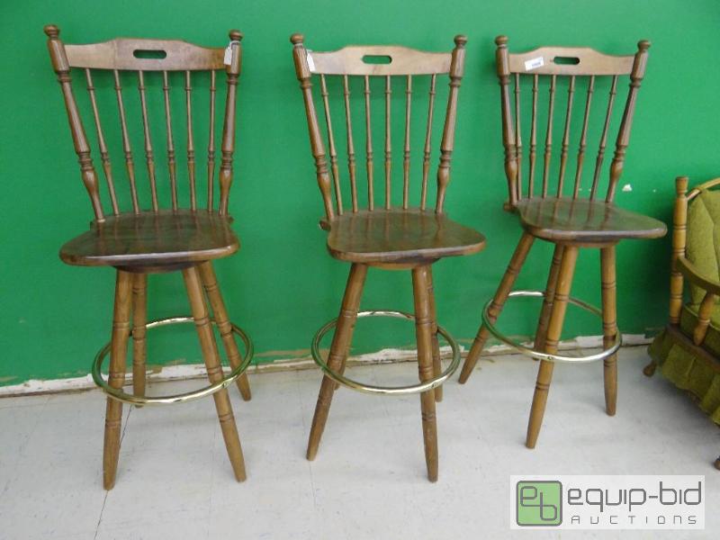 lot 256 image: LOT OF 3 WOODEN BARS STOOLS, NEEDS TIGHTENED ...
