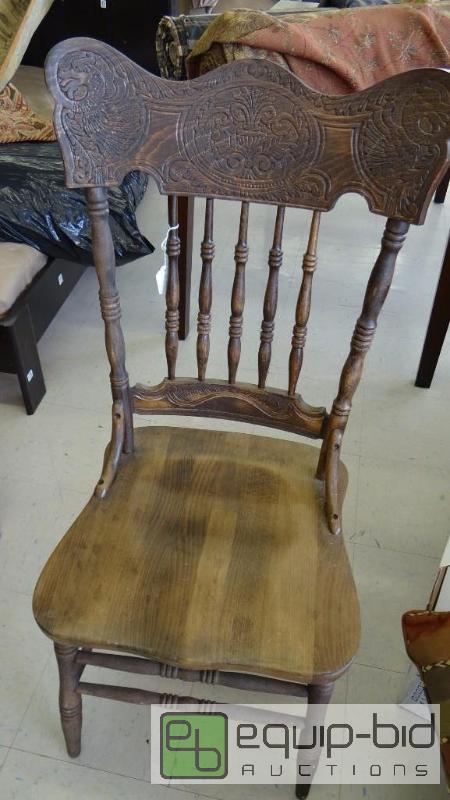 lot 305 image: OLD VINTAGE WOODEN CHAIR....
