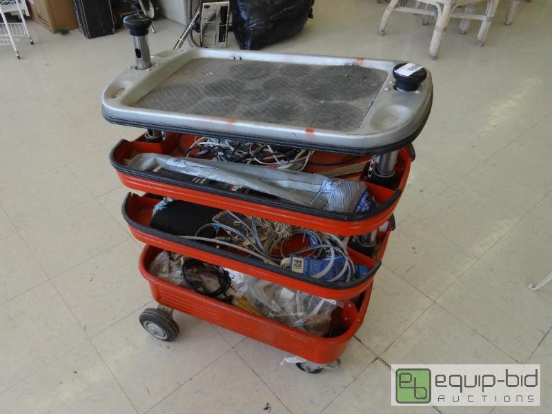 lot 363 image: EXPENDABLE STORAGE CHEST ON WHEELS....
