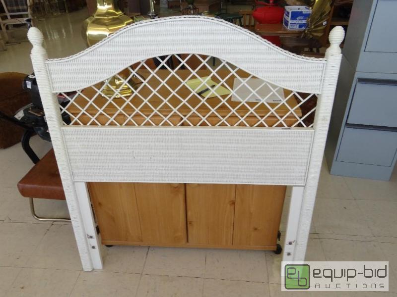 lot 367 image: TWIN WHICKER HEAD BOARD...