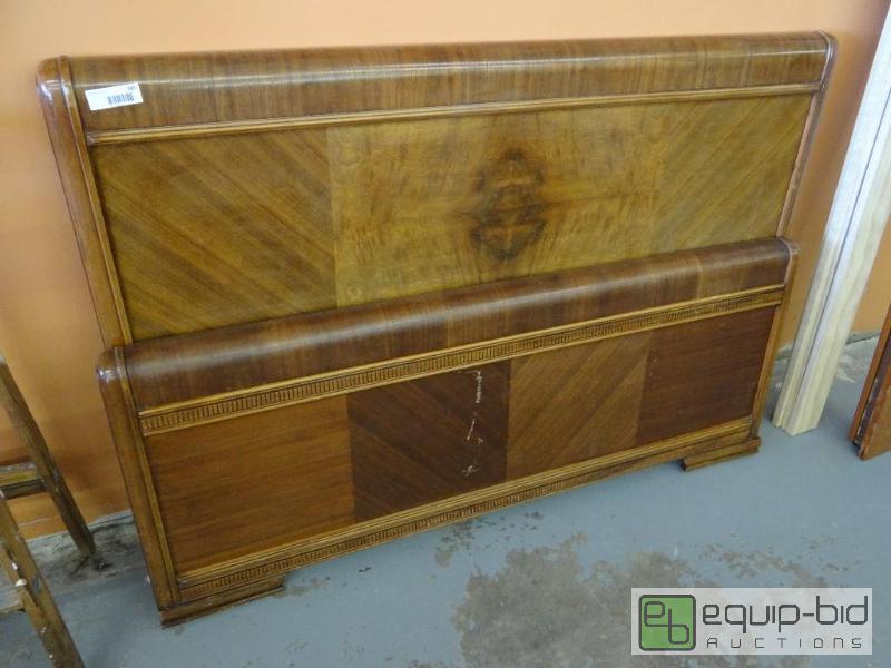 lot 385 image: ANTIQUE FULL SIZE BED WITH RAILS....