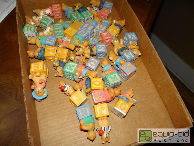 lot 425 image: LOT OF 32 ALPHABET BEARS....