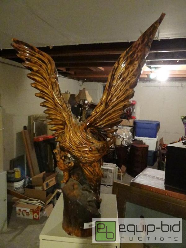 lot 428 image: HAND CARVED WOOD EAGLE STATUE, 30&quotWIDE X...