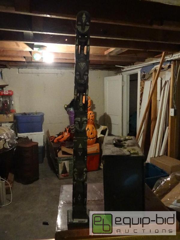 lot 437 image: African wood totum decoration.  39&quot tall...