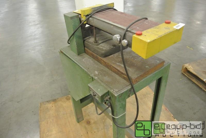 lot 152 image: Craftsman 6 Belt Sander