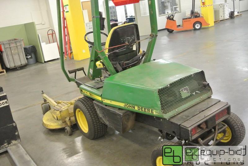 lot 167 image: John Deere 60in Lawn Mower