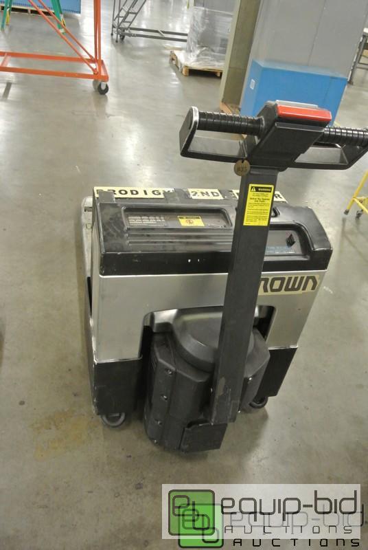 lot 168 image: Crown Self Propelled Pallet Jack