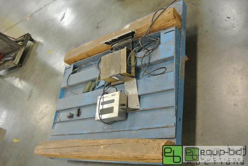 lot 171 image: Weigh-Tronix 5000lb Scale