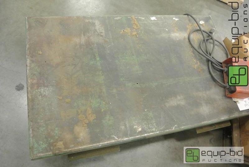 lot 174 image: Steel Lift on Casters